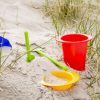 Strandspielzeug Social Plastic im Sand